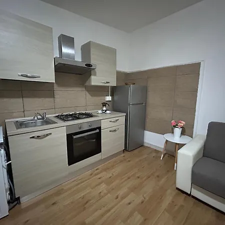 Amarelo House Apartment *